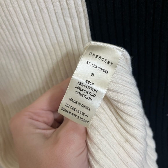 NWT black&white two toned, turtle neck dress from ShopModaB - Picture 4 of 4